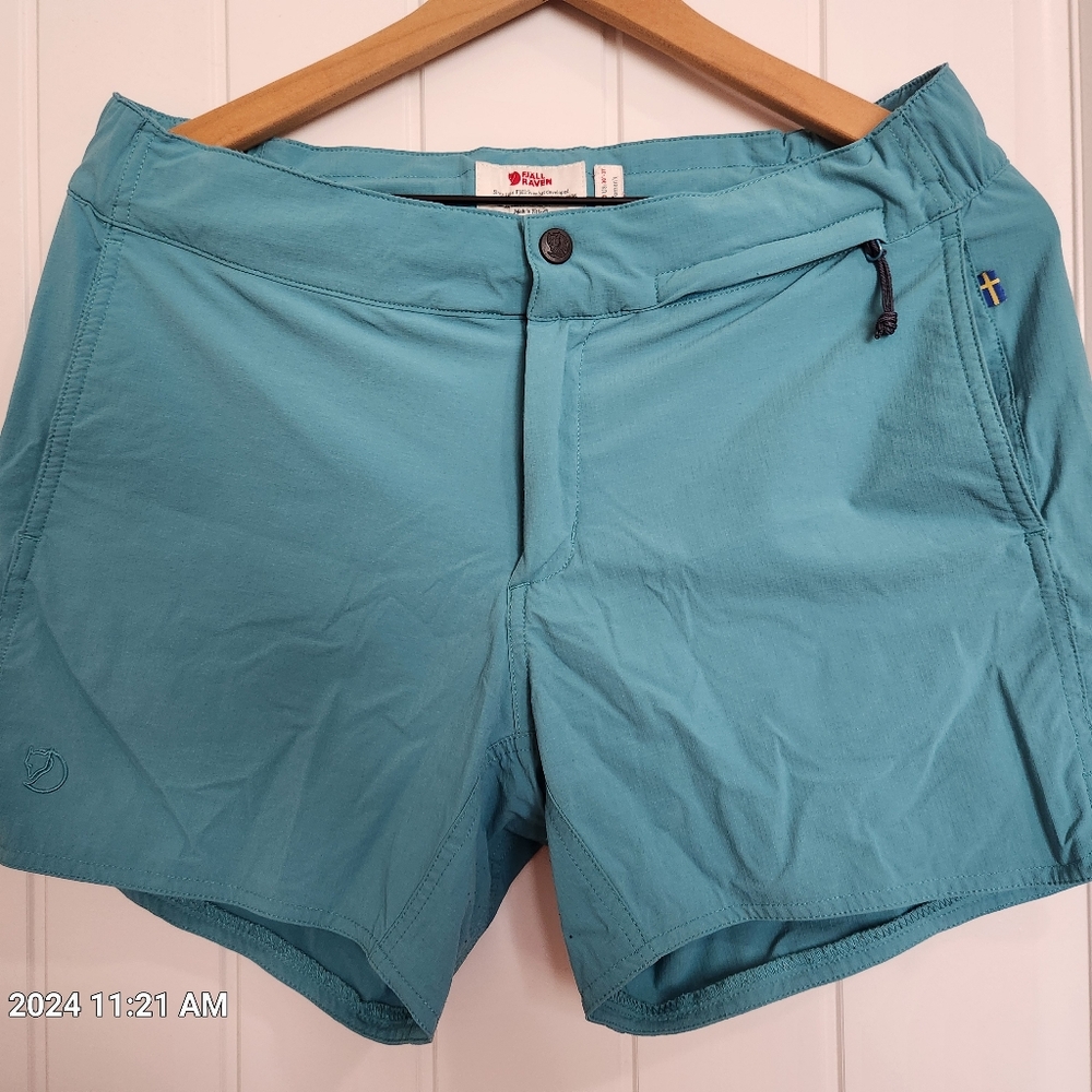 Fjallraven Women's 30"-31" Hiking Shorts, Teal